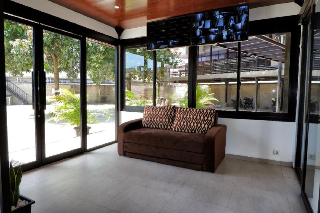Guest House 555 Nki South Tangerang Exterior photo